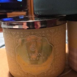 The fruits of summer smells! Sunny Lime. Banana Bundt cake. Lemon cake pop.